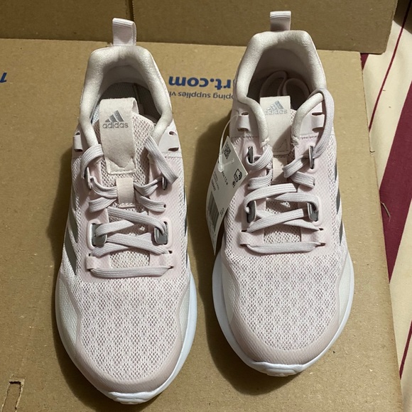 Size 6 women’s adidas edge ounce 1.5 - Picture 1 of 3